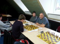 Filip deptá svou obranou silnějšího soupeře.